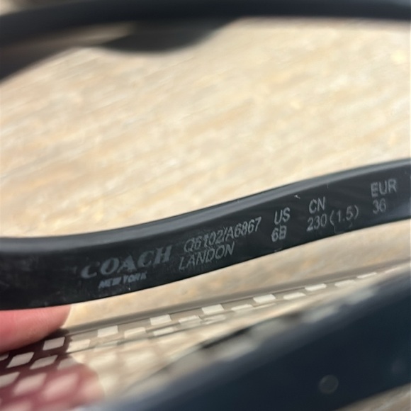 Coach New York Landon Gold Bow Thong Flip Flop Sandal Women Size 6 - Picture 13 of 17